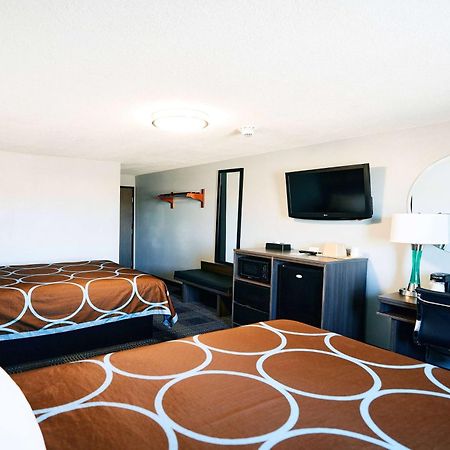 Hotel Super 8 By Wyndham Pueblo Esterno foto