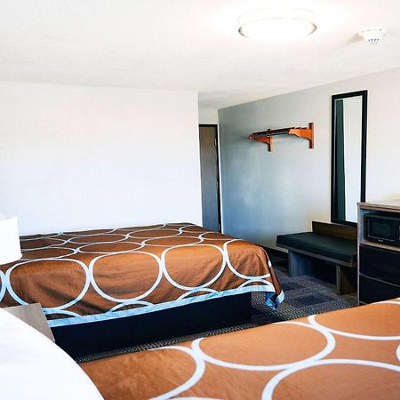 Hotel Super 8 By Wyndham Pueblo Esterno foto
