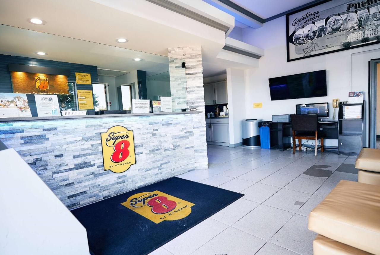 Hotel Super 8 By Wyndham Pueblo Esterno foto