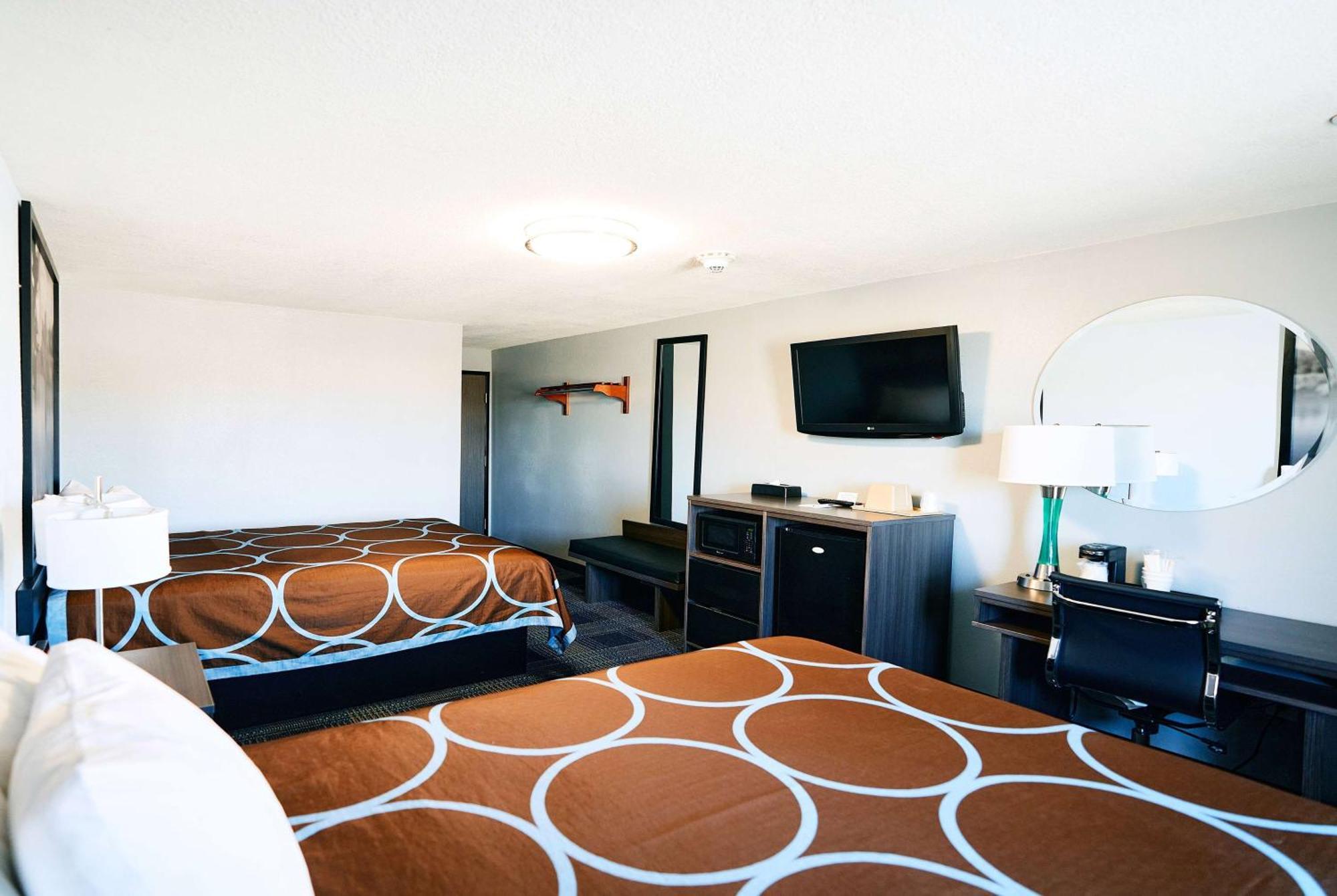 Hotel Super 8 By Wyndham Pueblo Esterno foto