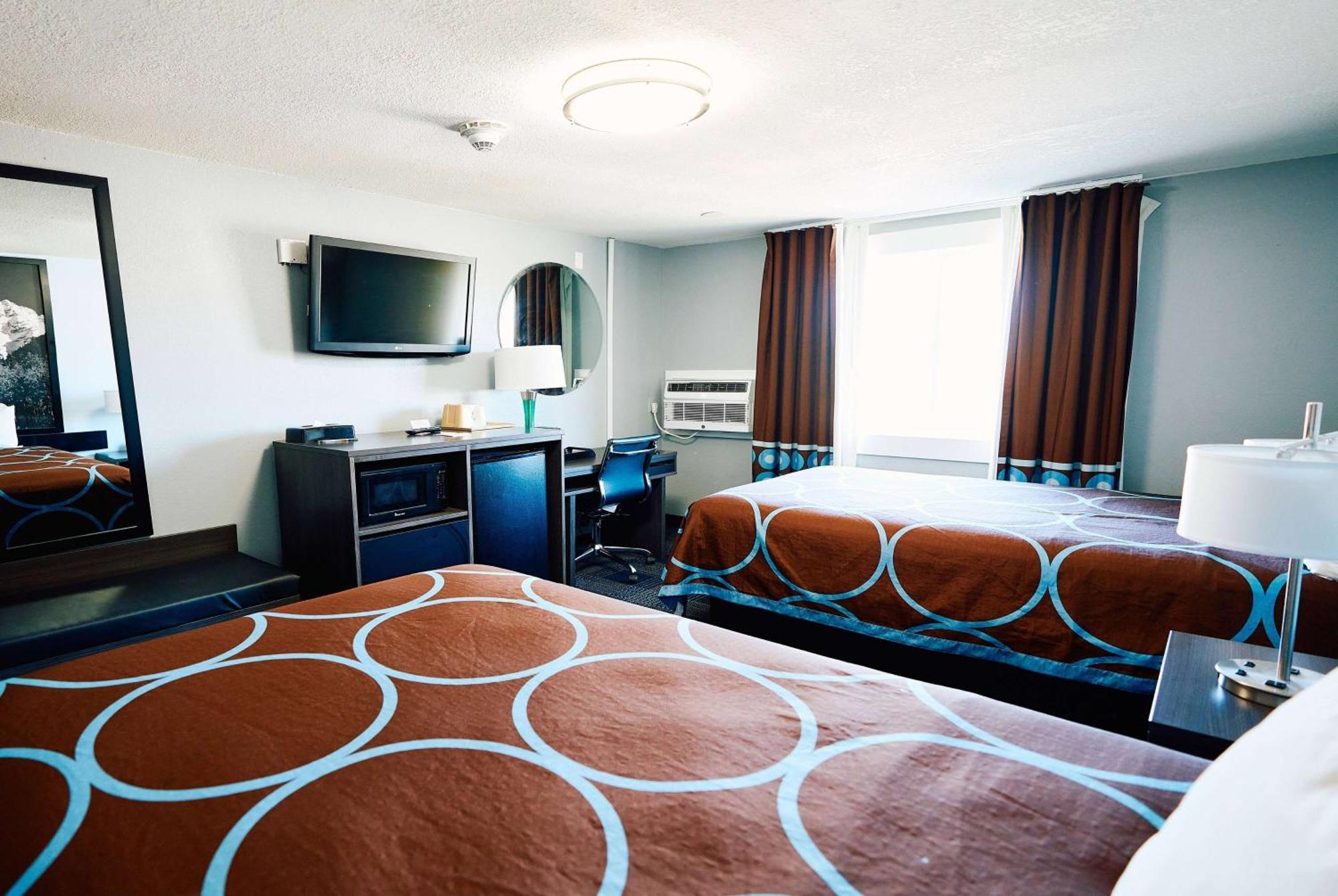 Hotel Super 8 By Wyndham Pueblo Esterno foto
