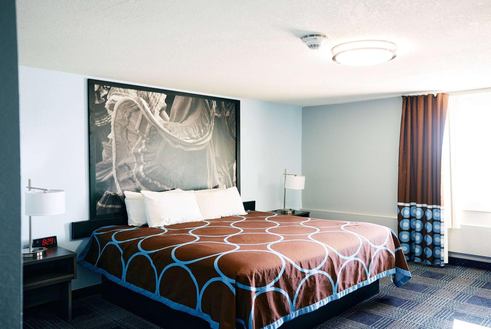 Hotel Super 8 By Wyndham Pueblo Esterno foto