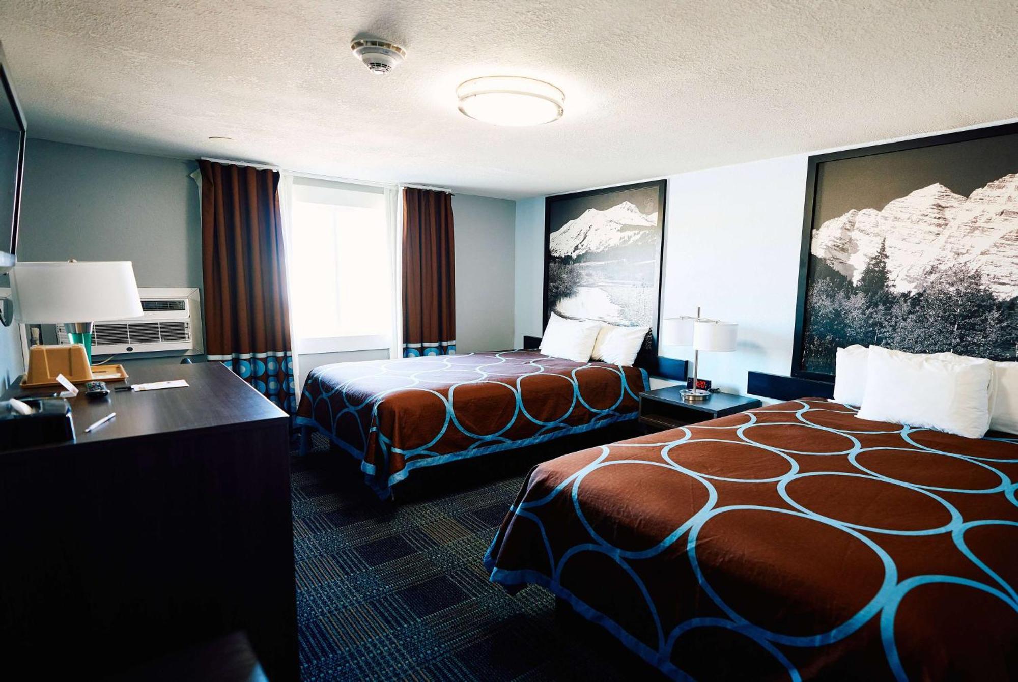 Hotel Super 8 By Wyndham Pueblo Esterno foto