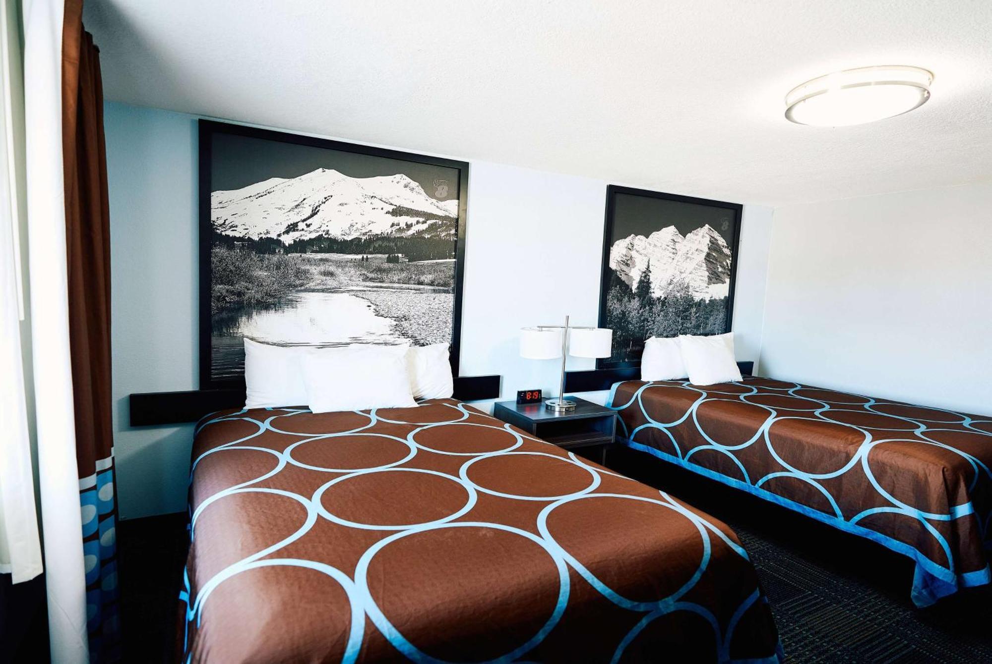 Hotel Super 8 By Wyndham Pueblo Esterno foto