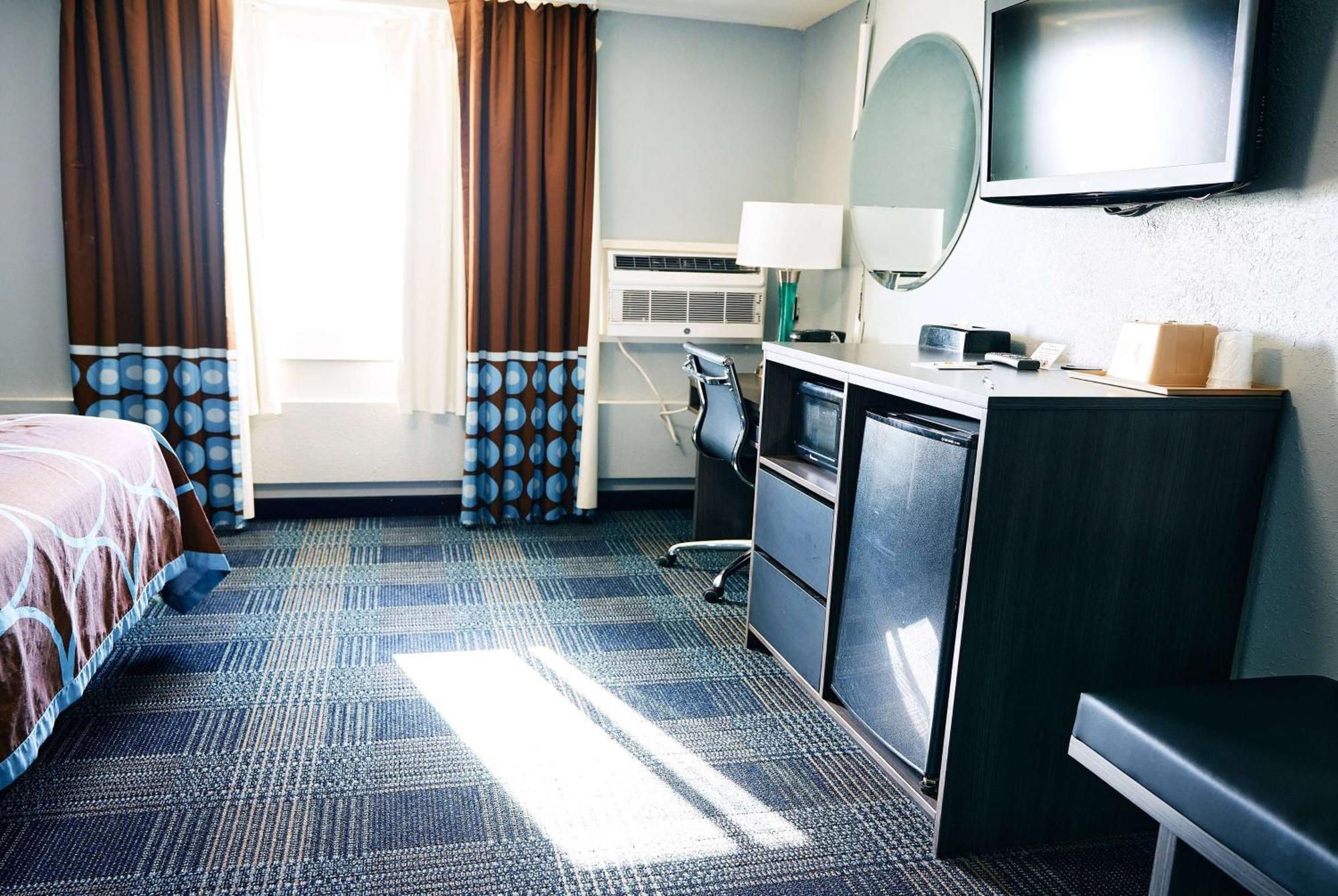 Hotel Super 8 By Wyndham Pueblo Esterno foto