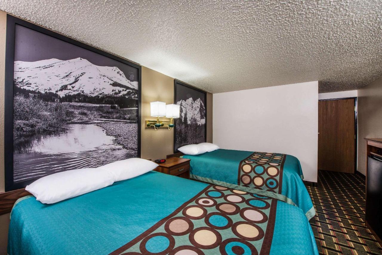 Hotel Super 8 By Wyndham Pueblo Esterno foto